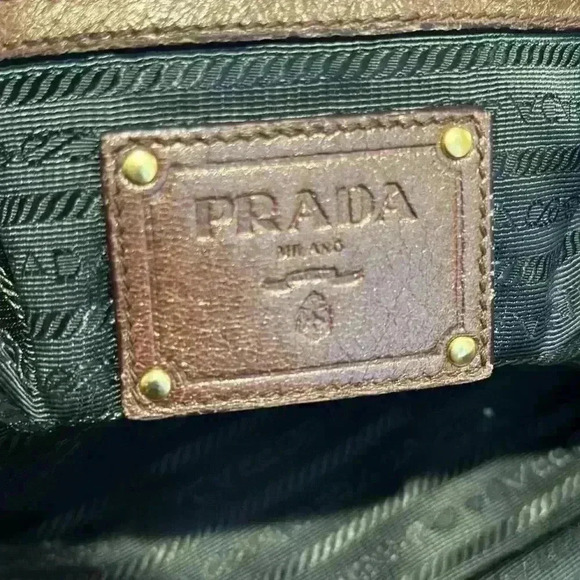 PRADA 🔥🔥Vintage Vitello Daino Shoulder Bag (Brown & Metallic Soft Leather) - Picture 9 of 16